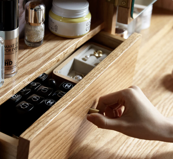 Loly Dressing Table